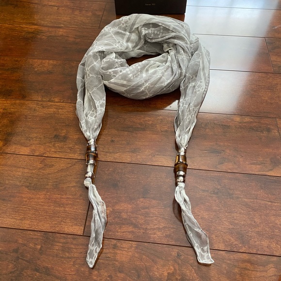 Gucci Linen Diamonds/Horsebit Scarf - Picture 2 of 8